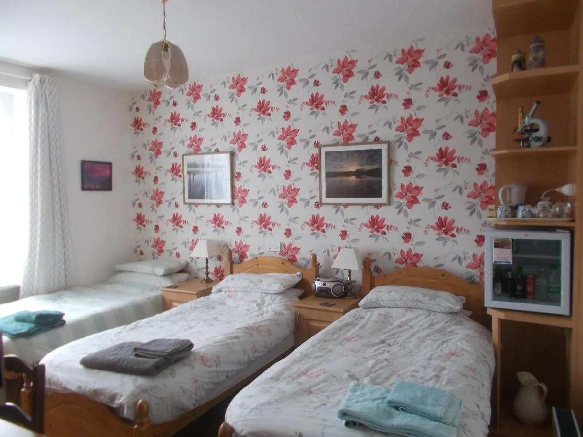 Webb'S Of Glomel Bed & Breakfast France